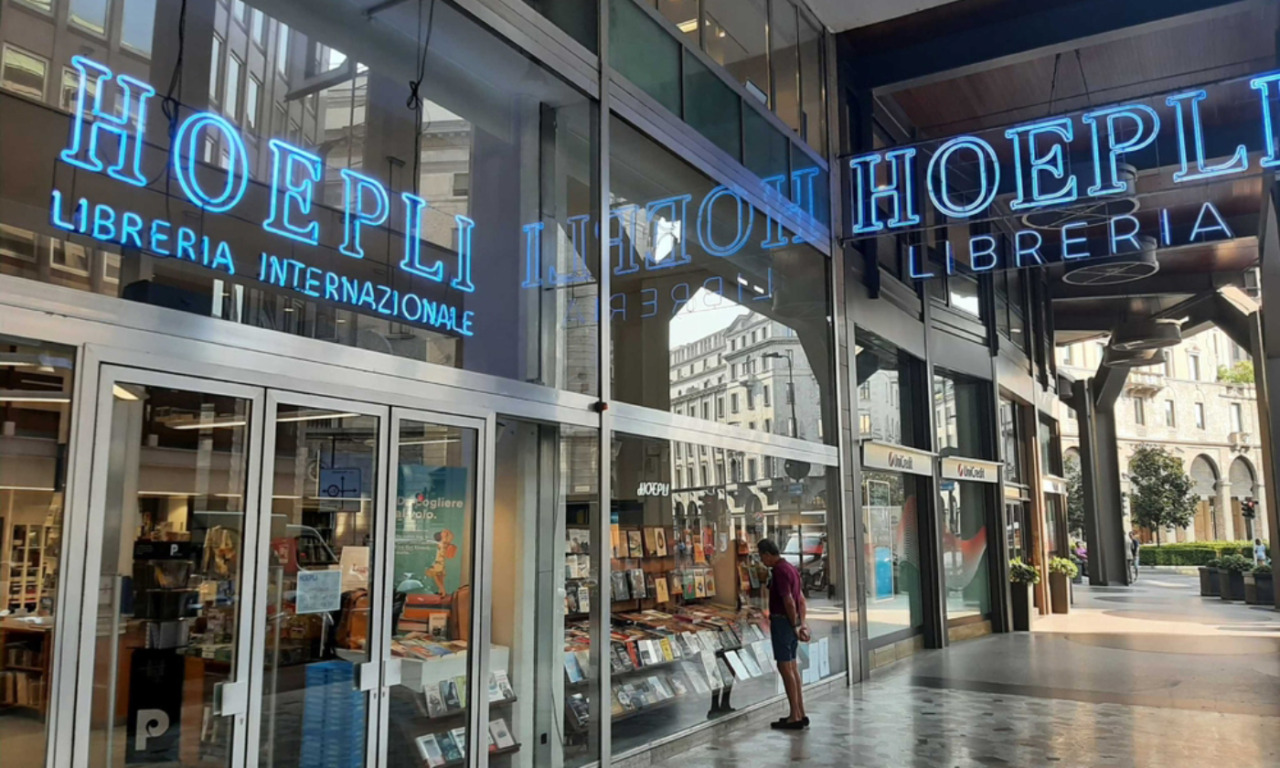 Hoepli in liquidazione a Milano, stop alla storica libreria dopo 156 anni