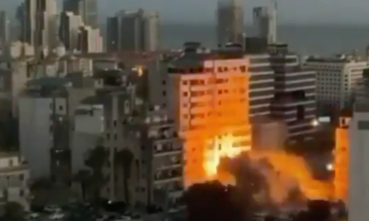 Israele bombarda Beirut: crolla un edificio in centro