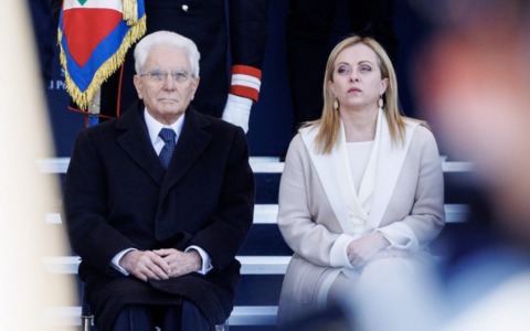 Mattarella: “Non rassegniamoci alla guerra”. Meloni: “Priorità sicurezza italiani in Medio Oriente”