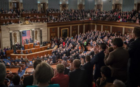 Mozione dei democratici americani per fermare gli attacchi in Iran e limitare i poteri di Trump ma il Senato dice no