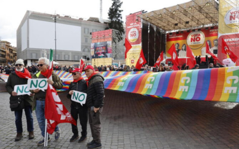 Referendum: ieri la manifestazione della Sinistra per il no, oggi Meloni da Fedez