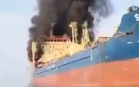 Escalation nel Golfo: Iran attacca una petroliera al largo dell’Oman. Intelligence di Teheran nel mirino di Israele