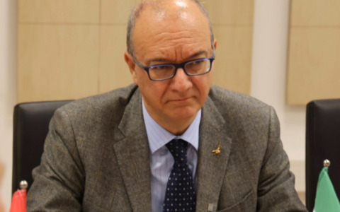Scuola, arriva il tetto agli stranieri. Valditara accelera: “Occorre intervenire subito”