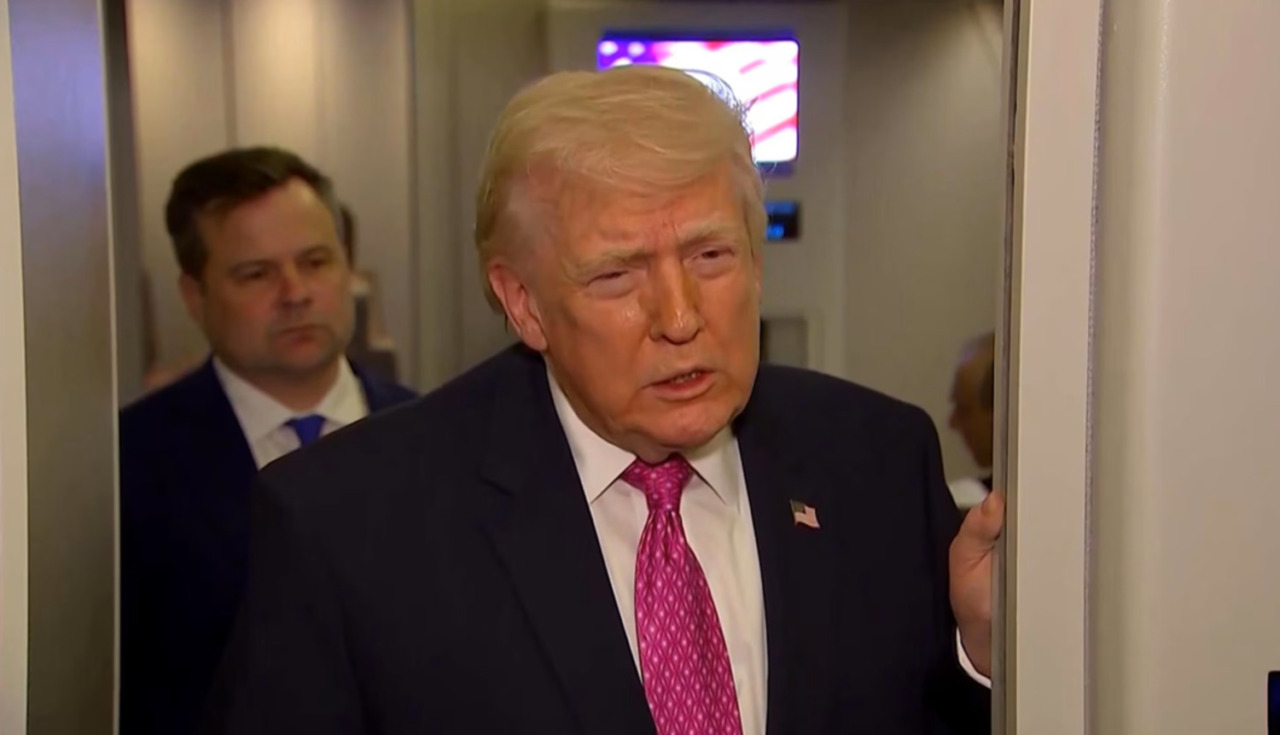 Trump: “Teheran lascerà passare 20 petroliere da Hormuz”