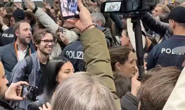 Guerra, già arrivati tre aerei da Abu Dhabi e Oman con 500 nostri connazionali