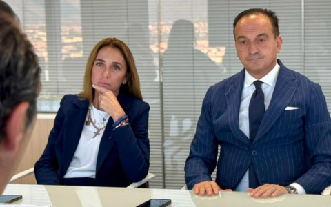 Caso Delmastro: socia della “bisteccheria”, Elena Chiorino lascia la vicepresidenza di Regione Piemonte (ma resta nella Giunta Cirio)