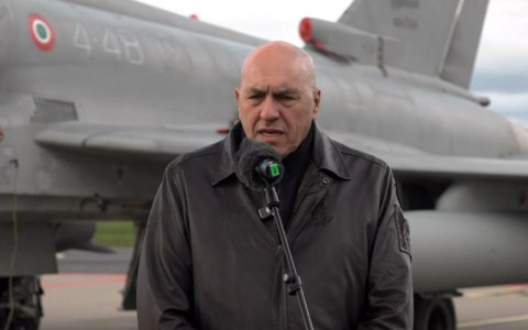 Crosetto: “Bonifico tre volte superiore alla quota che pagano i civili ospiti di un aereo militare”