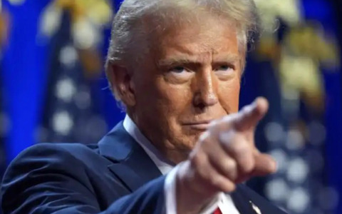 Trump pronto a cancellare le licenze di trasmissione alle tv critiche sulla strategia Usa in Iran