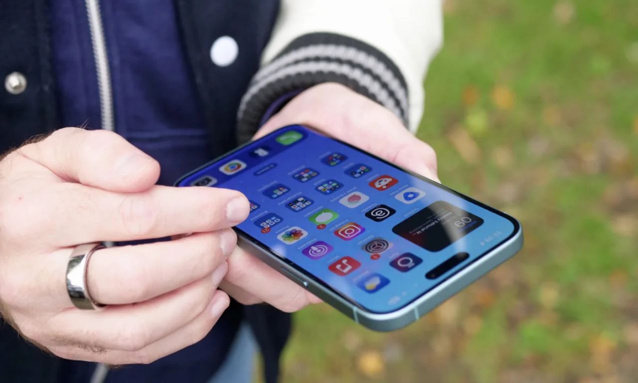 Gli iPhone sono a rischio: strumenti delle spie ora sono finiti nelle mani degli hacker