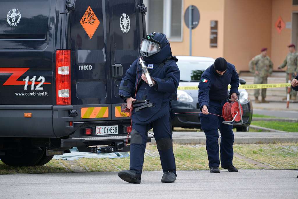 Allarmi bomba a Roma davanti a Palazzo Chigi e nella sede di Fratelli d’Italia