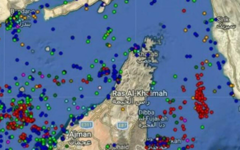 Trump alle petroliere: “Tirate fuori gli attributi e attraversate lo stretto, vi scortiamo noi”