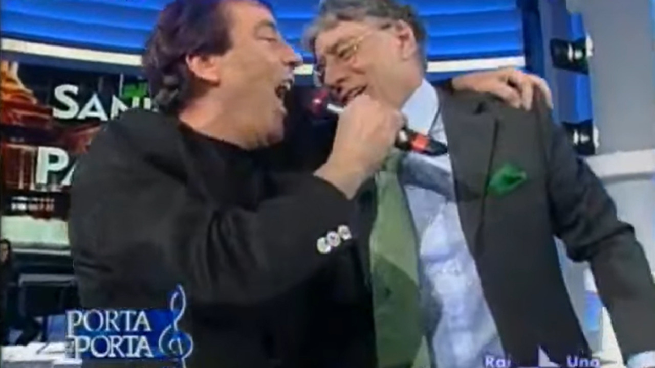 Quella volta da Vespa in cui Mino Reitano cantava “Italia” e Bossi rispondeva “Padania”