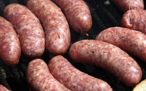 Salmonella nelle salamelle: prodotto e lotti ritirati dai supemercati