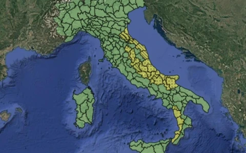 Allerta gialla in nove regioni: temporali su tutta la penisola, neve nel Nordest, Marche e Abruzzo, aria fredda sul Meridione