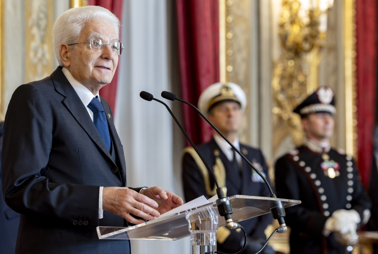 Nuovo monito di pace di Mattarella davanti alla platea dei Combattenti