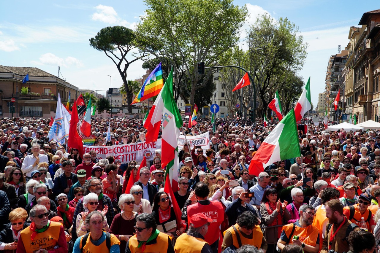Spari a Roma il 25 aprile, fermato un 21enne: “Sono della Brigata Ebraica”. Ma viene smentito