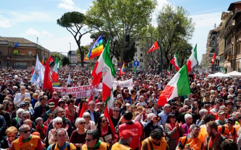 Spari a Roma il 25 aprile, fermato un 21enne: “Sono della Brigata Ebraica”. Ma viene smentito