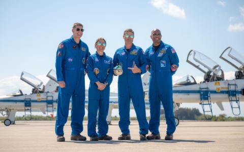 Parte a mezzanotte verso la Luna la nuova missione con quattro astronauti a bordo