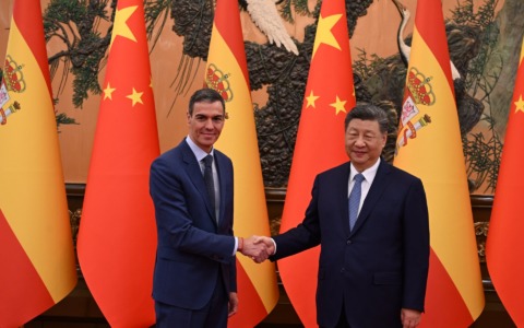 Perché per la quarta volta il premier spagnolo Sanchez è andato in visita in Cina