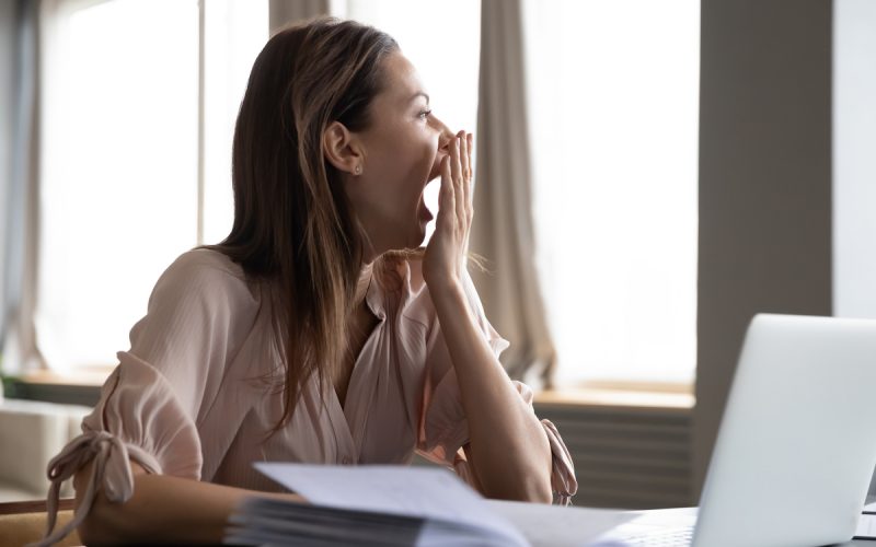 Perché oggi siamo sempre stanchi? La stanchezza cronica nella vita moderna