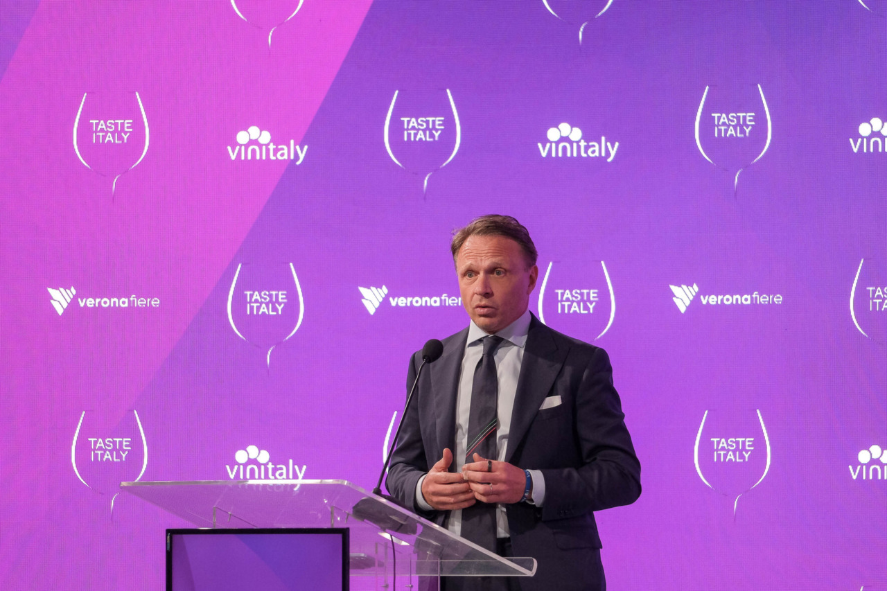 Al via Vinitaly 2026: sistema Italia unito per l’export del vino, tra nuove rotte globali e consumi in trasformazione