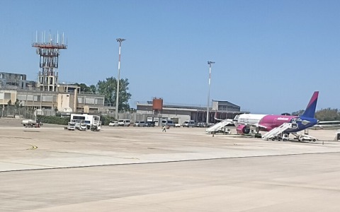 Voli e carburante, a Brindisi situazione risolta: la mappa degli aeroporti italiani a rischio