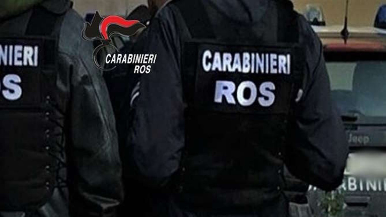 Inchiesta sugli 007: spionaggio clandestino per influenzare politica e imprese, 11 indagati