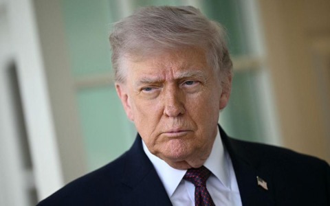 “Via il blocco navale e poi parliamo di uranio”: l’Iran apre ai negoziati. Trump scettico