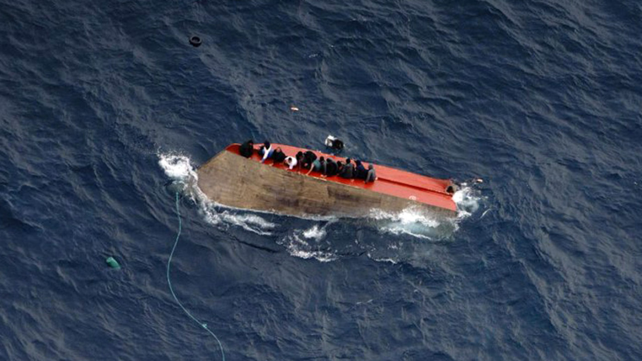 Naufragio al largo della Libia, decine i dispersi, due corpi recuperati, 32 superstiti portati a Lampedusa