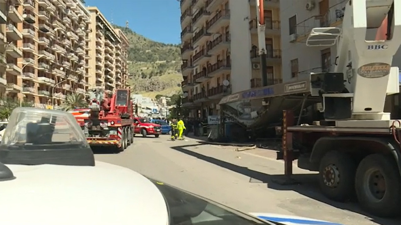 Incidenti sul lavoro: indignazione per la morte dei due operai in nero precipitati dal decimo piano