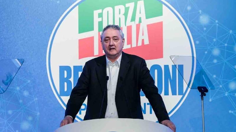 Movimenti in Forza Italia: si dimette il capogruppo Barelli, Marina Berlusconi incontra Cirio