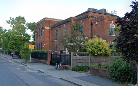 Aggressione a Londra: due feriti davanti a una sinagoga di Golders Green