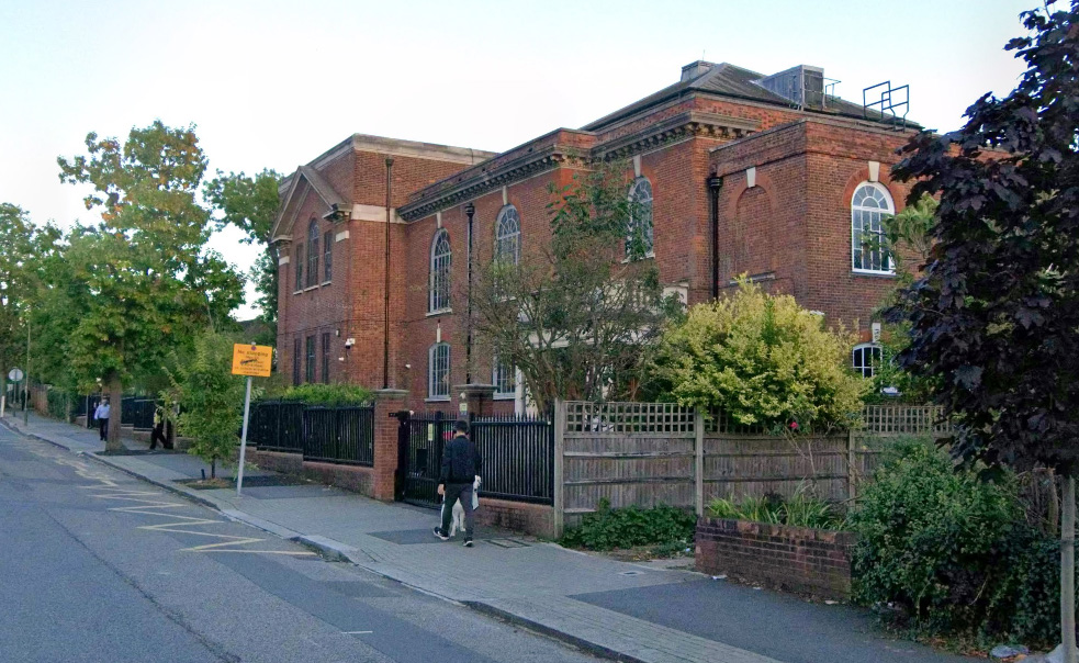 Aggressione a Londra: due feriti davanti a una sinagoga di Golders Green