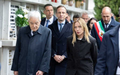 Mattarella e Meloni alla cerimonia del 50° anniversario del terremoto in Friuli