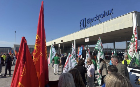 Electrolux, il caso esplode: 1.700 esuberi dopo anni di aiuti pubblici