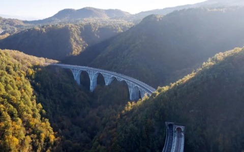Autostrade per l’Italia porta la mostra Italia in movimento al Festival dell’Economia di Trento
