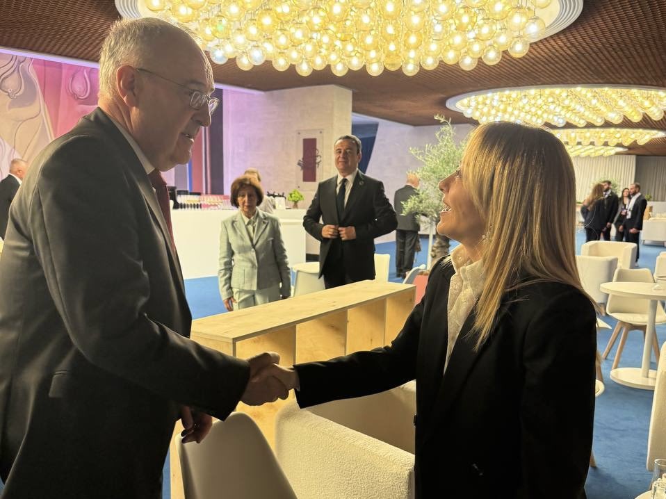 Crans Montana, la premier Meloni conferma: “Non saranno chieste le fatture sanitarie alle famiglie italiane”