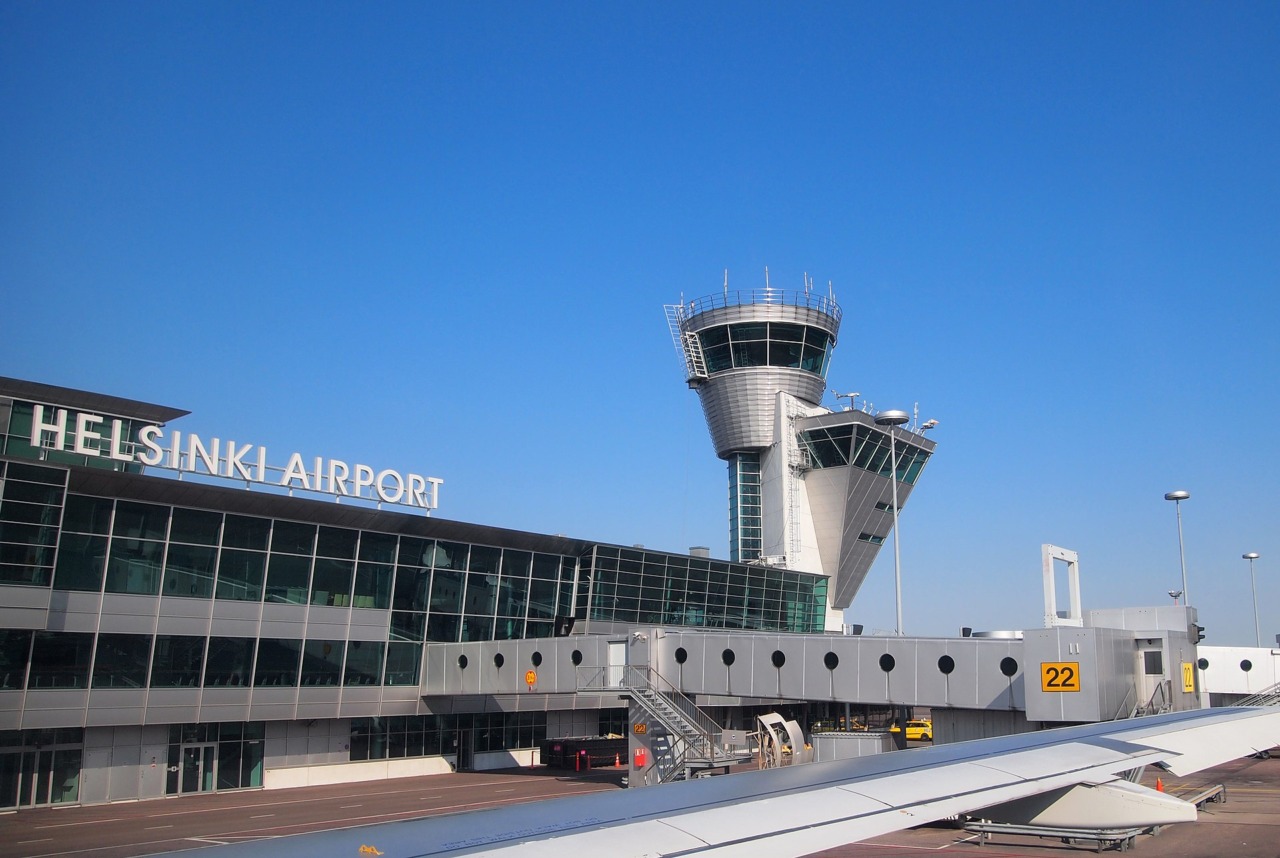 Riaperto aeroporto Helsinki dopo chiusura di tre ore per droni sospetti