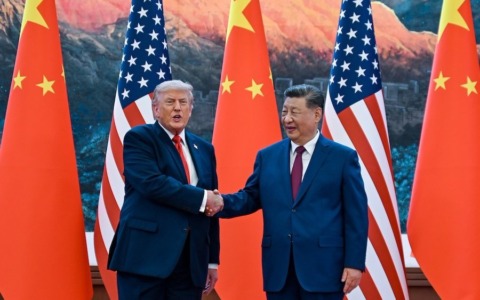 “Dovremmo essere partner e non rivali”, così Xi Jin Pi accoglie Trump