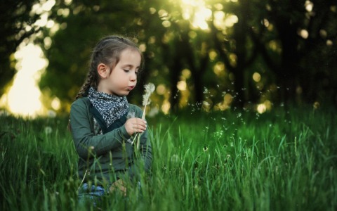 Stanchezza di primavera: perché a maggio ci sentiamo senza energie
