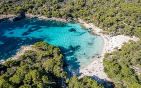 Vacanze tra Europa e Mediterraneo: cinque mete fra cultura, mare e natura