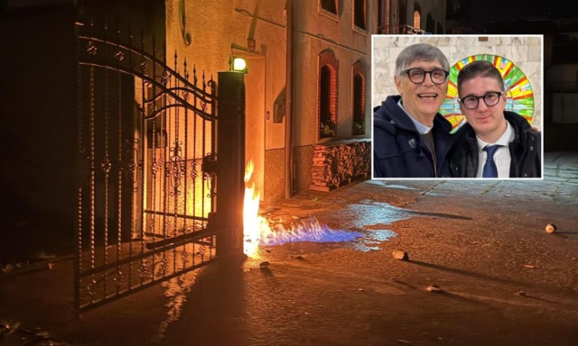 Il mistero del giornalista veneto al quale hanno tirato una bomba artigianale sulla porta di casa