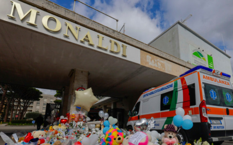 Morte bimbo a Napoli dopo trapianto di cuore: due cardiochirurghi interdetti per 12 e 7 mesi