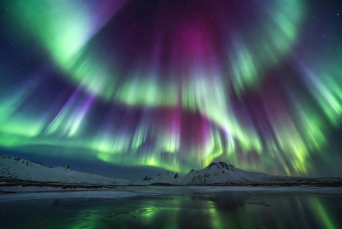 Tempesta geomagnetica in arrivo oggi: il Sole lancia tre nubi di plasma verso la Terra. Cosa significa?