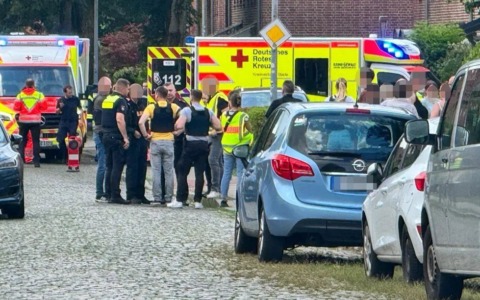 C’è stata una sparatoria in un centro giovanile a Stade, in Germania: morti in sei