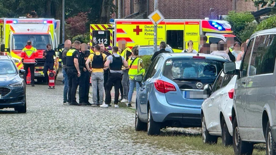 C’è stata una sparatoria in un centro giovanile a Stade, in Germania: morti in sei