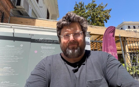 Mario Adinolfi va in carcere: revocati i domiciliari dopo decine di post e articoli online