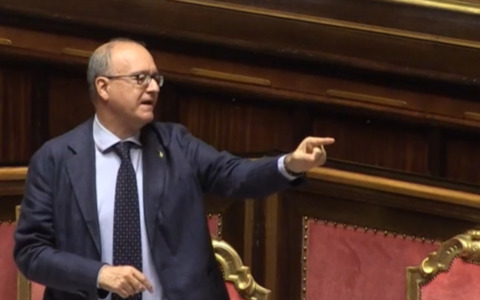 Ddl Valditara blinda educazione sessuale a scuola ed è scontro: “Paura, ideologia e oscurantismo”