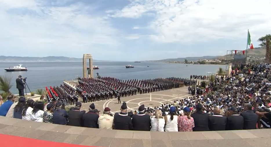 Carabinieri, 212 anni al servizio dell’Italia: a Reggio Calabria il giuramento dei nuovi militari