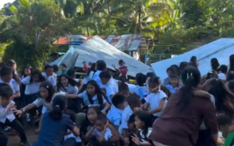 Terremoto e tsunami nelle Filippine: Mindanao colpita da una scossa di magnitudo 7.8, almeno 16 morti